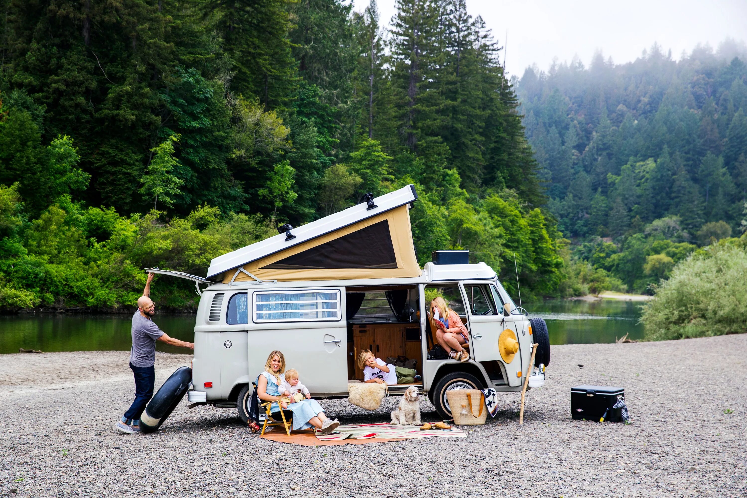 Camp car. Автодом Camper van американский. Автодом RV Camper. Вэн лайф кемпер. Camper van 80s.