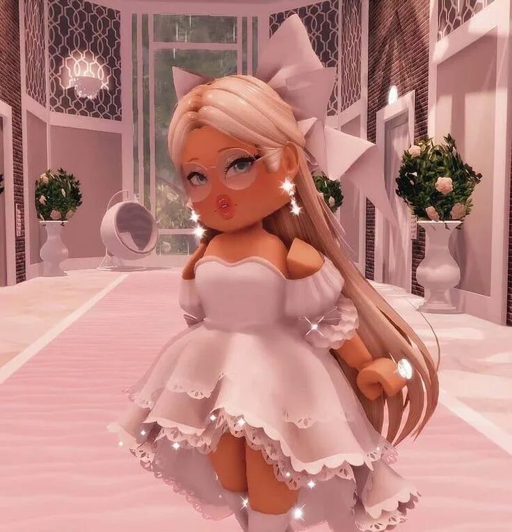 Royale high 2024. Роял Хай аутфиты. Royal High outfits. Royale High aesthetic. Royale High outfits.