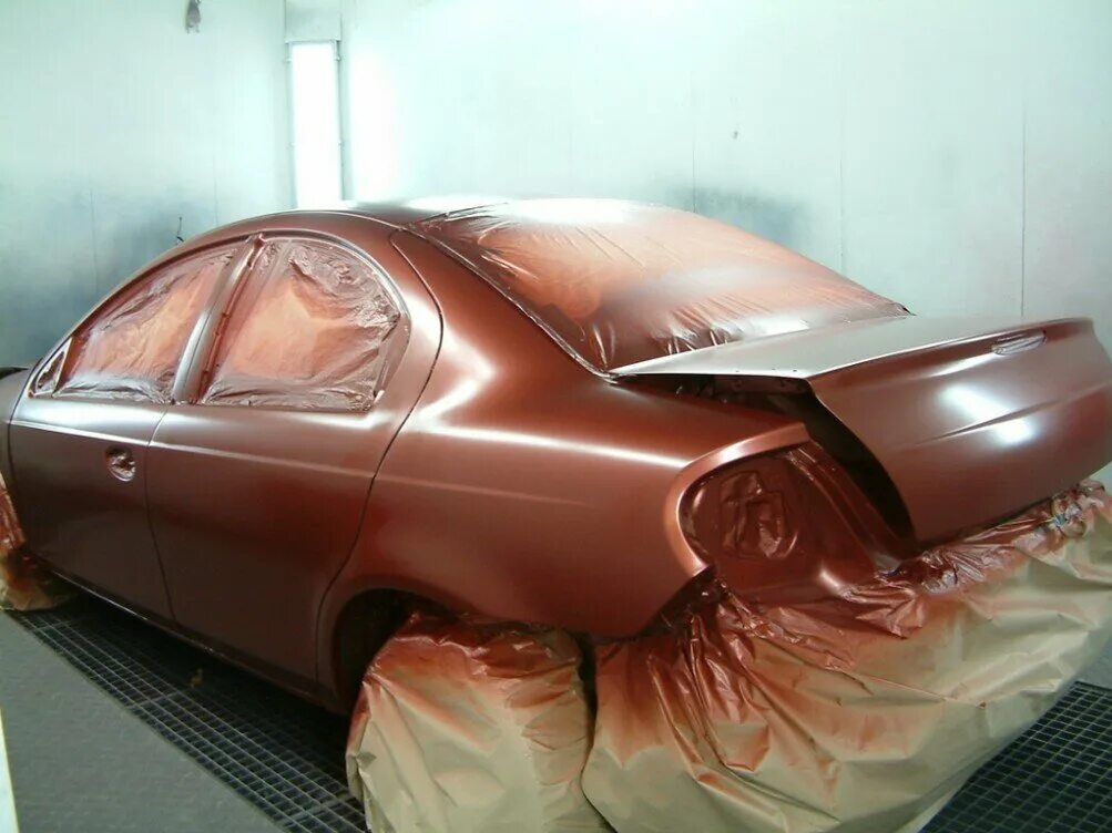Сварка покраска авто. Покраска машины на улице. Лакокрасочные покрытия автомобилей. Покраска авто в одинцово. Автопокраска автомобиля.