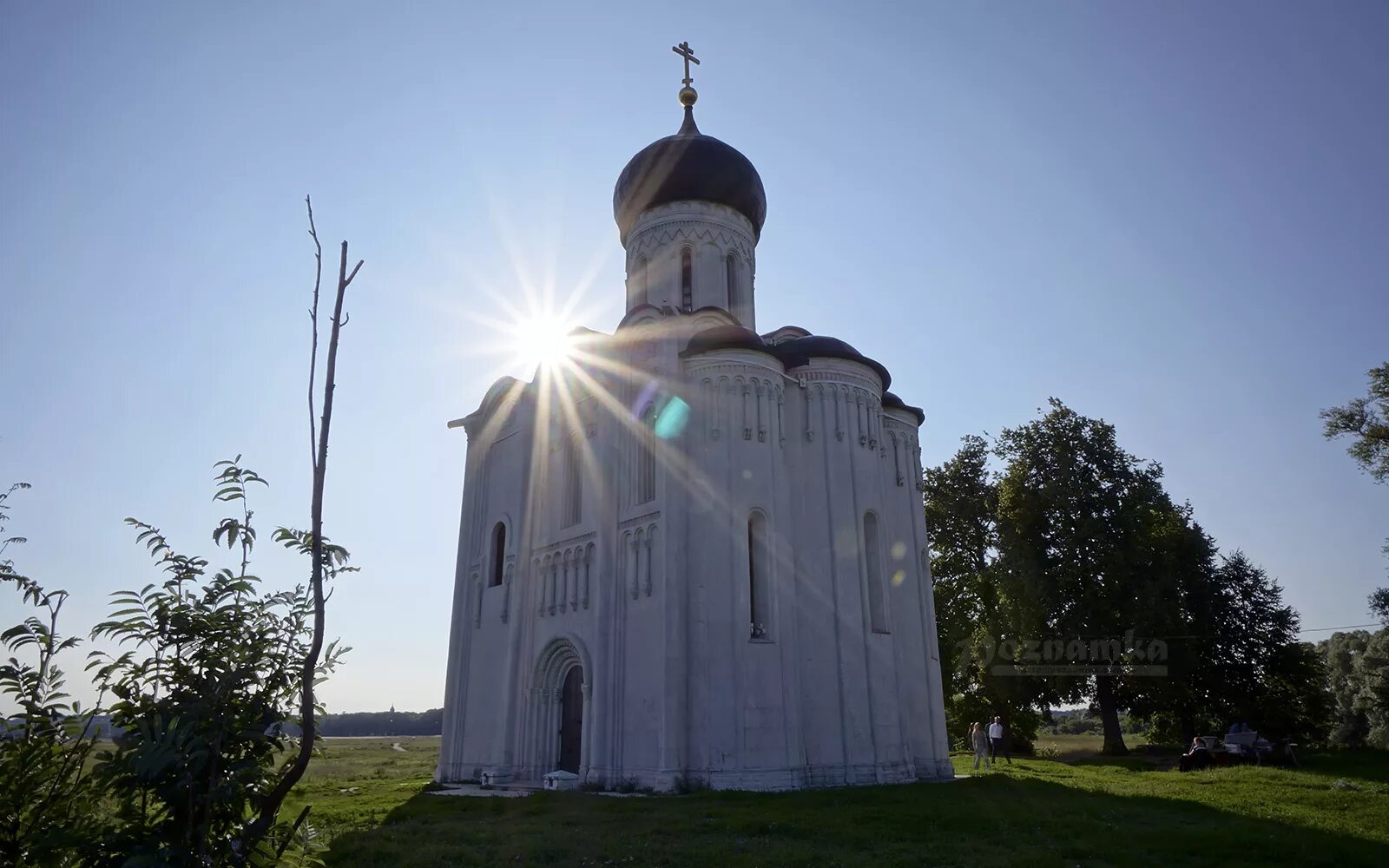 Памятник церковь покрова на нерли век. Белокаменная Церковь Андрея Боголюбского. Храм Покрова на Нерли во Владимире.