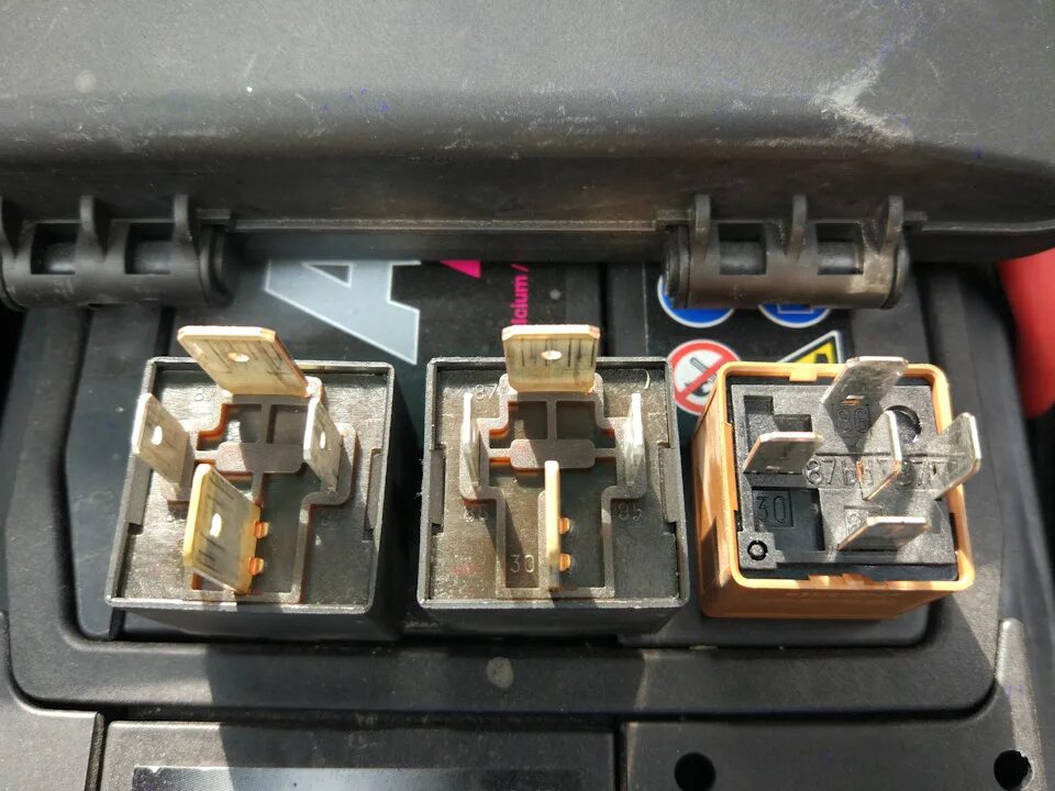 Реле вентилятора печки Опель Корса д 1.2. Разъем для вентилятора Опель Корса д. Разъём резистор отопления вентилятор Opel Astra f. Разъём печки вентилятора на Опель Корса д. Опель не включается вентилятор