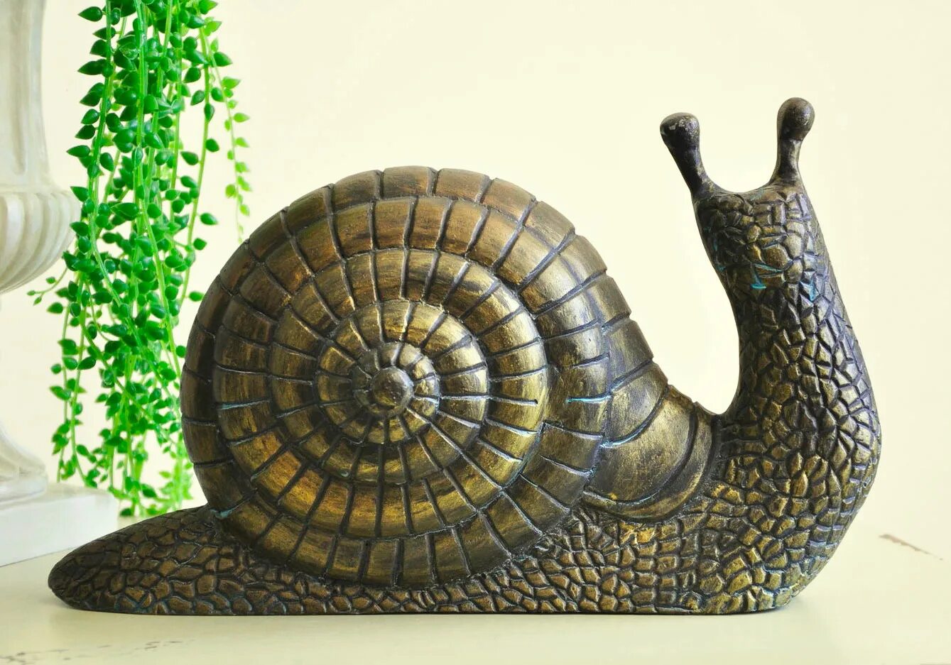 Улитка фигурка для сада. Резьба по дереву улитка. Как сделать улитку. Улитка из цемента. Как сделать улитку.