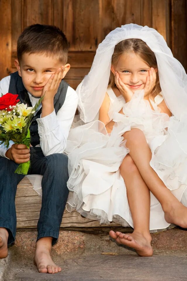 Свадебная семейная фотосессия. Свадьба подростков. Фотосессия мама и дочка. Невеста. Пара свадьба.