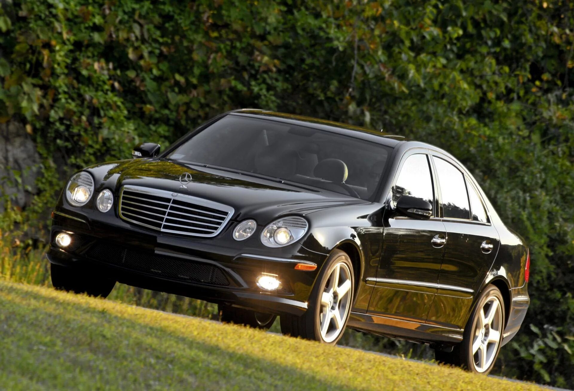 Mercedes Benz 2009. Mercedes e 2009. Mercedes-Benz e210 2009. Мерседес Бенц 2009 года.