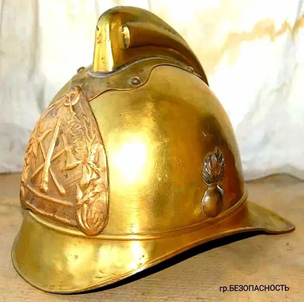 Старая каска. Каска пожарника старинная. Каска брандмейстера в 1923. Старая каска. Каска брандмейстера в 1923.