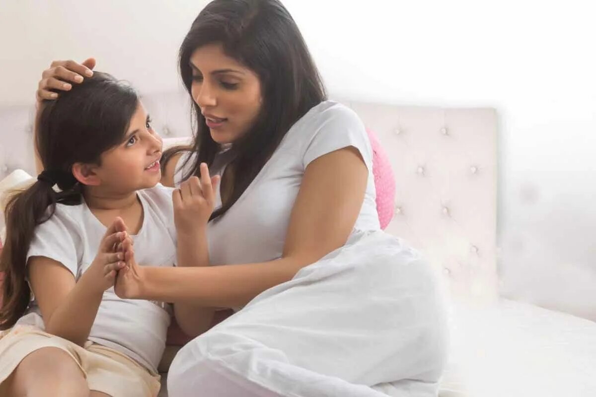 Moms teaching daughter. Ребенок домогается матери. Mother daughter talking indian. Mother and daughter talk.