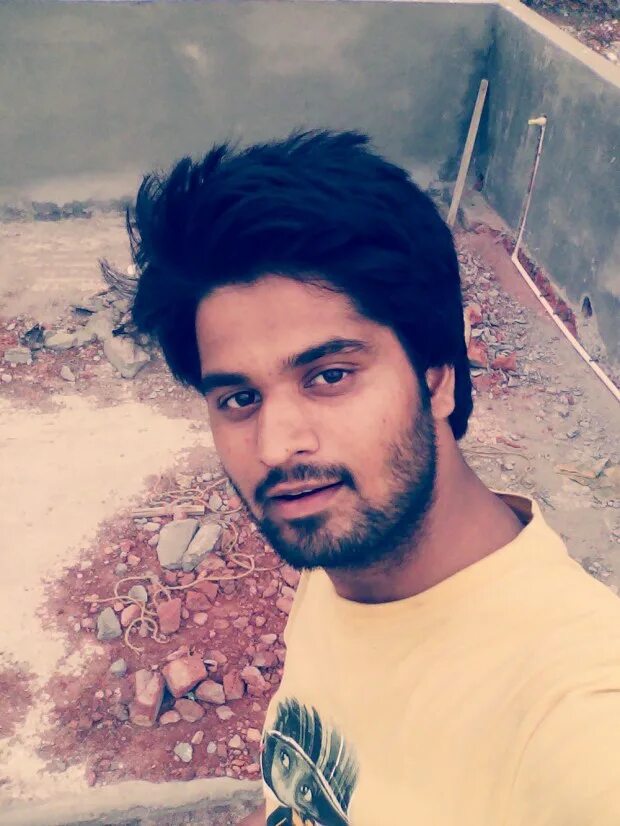 Индусы фото. Индийские мужчины реальные фото. Indian guy. Pretty indian man. Азиз ансари клиника.