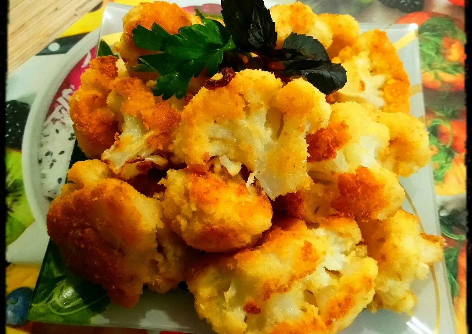 Как приготовить вкусно цветную капусту в кляре. Цветная капуста панко. цветная капуста в кляре. жареная капуста в кляре. капуста в сухарях.