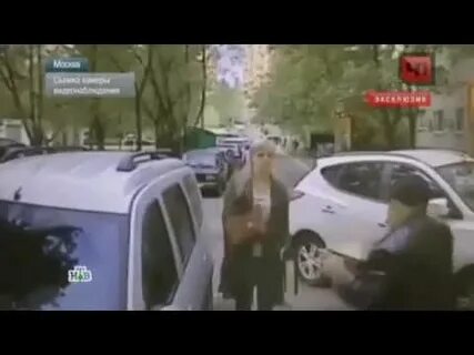 Мужик бегал по улице с топором