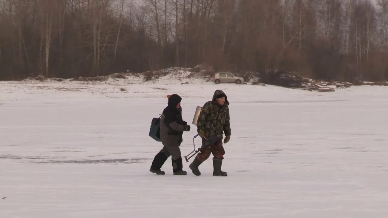 Вечной юности тонкий лёд. Приспособления для выхода на тонкий лед. А БУГА тонкий лед. Песня за тобой пойду по тонкому льду