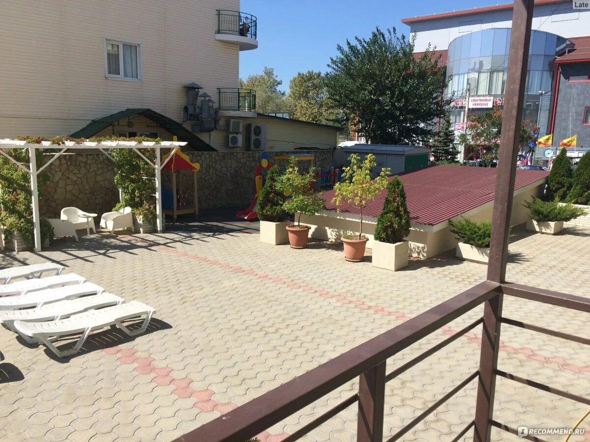 Сайт зодиака витязево. Отель зодиак витязево. гостевой дом зодиак витязево. аморе 2 витязево. гостевой дом в витязево со столовой на цокольном этаже.