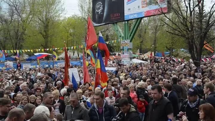 Штурм сбу в луганске. Минск в апреле фото. Луганск апрель. Луганск дворы. Луганск апрель.