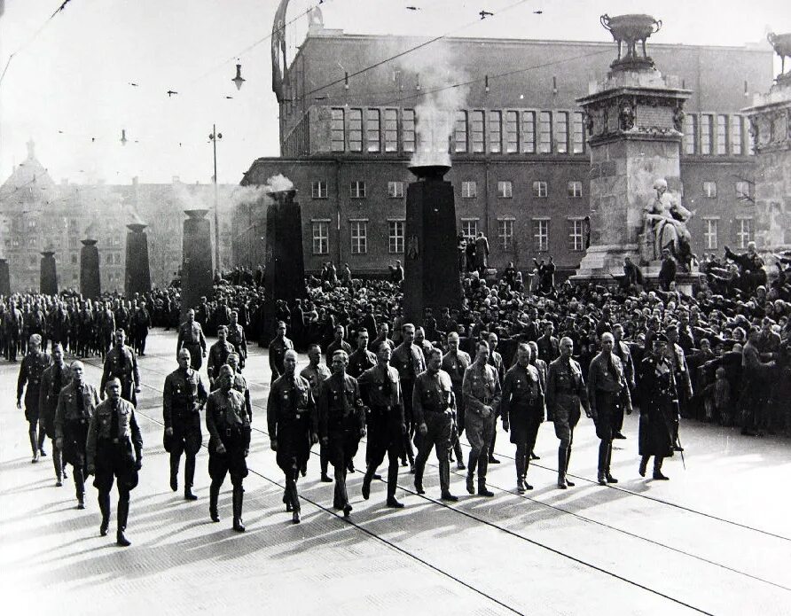 Что такое пивной путч. Пивной путч в мюнхене 1923. адольф гитлер пивной путч. гитлер 1923. гитлер в мюнхене.