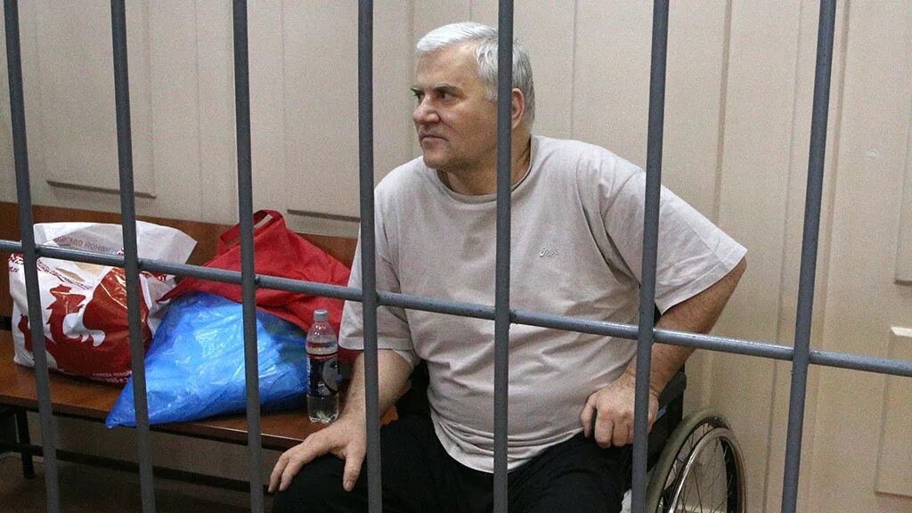Саид амиров черный дельфин. Амиров саид джапарович дом. Саид амиров черный дельфин. Саид амиров мэр махачкалы. Саид джапарович амиров.