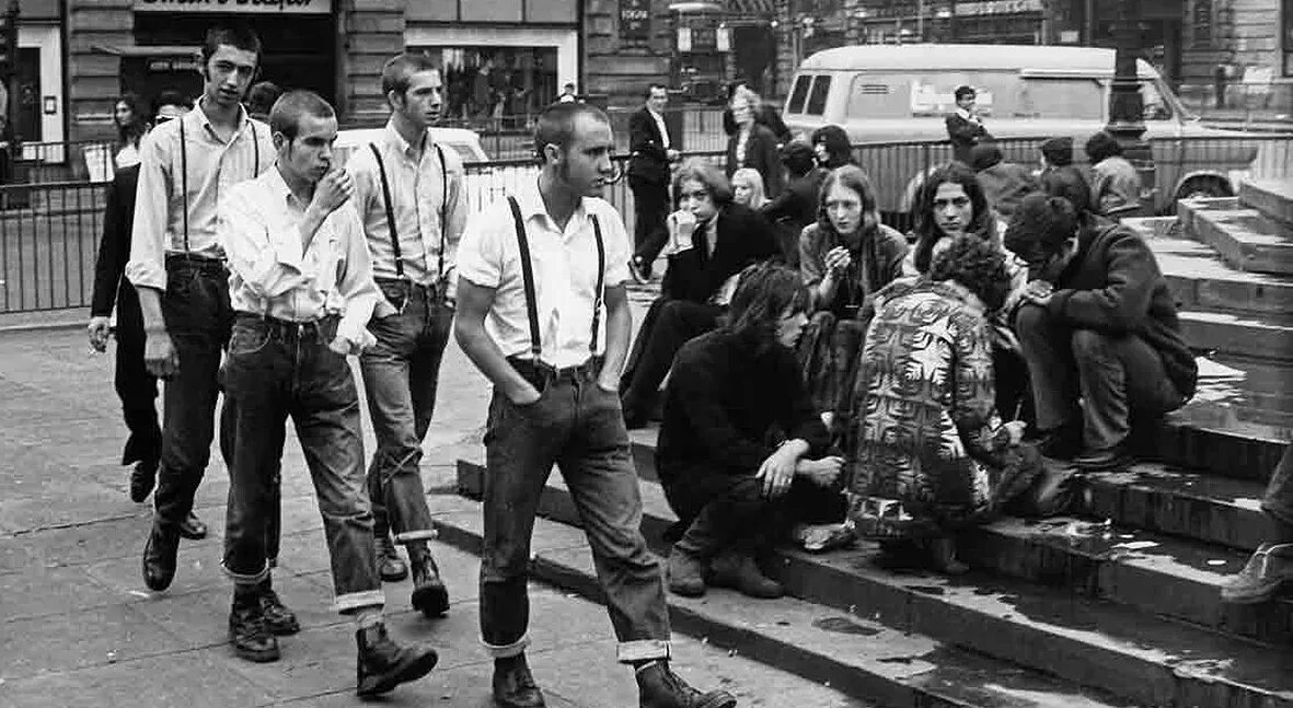 Старые хулиганы. Skinheads 1969. Скинхеды Англии 70х. Скинхеды 60-х Англия. Скинхеды в Англии 1960.