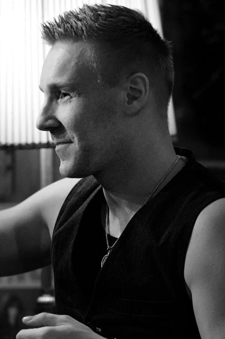 Марко сааресто. Poets of the fall солист. poets of the fall марко сааресто. марко сааресто рост.