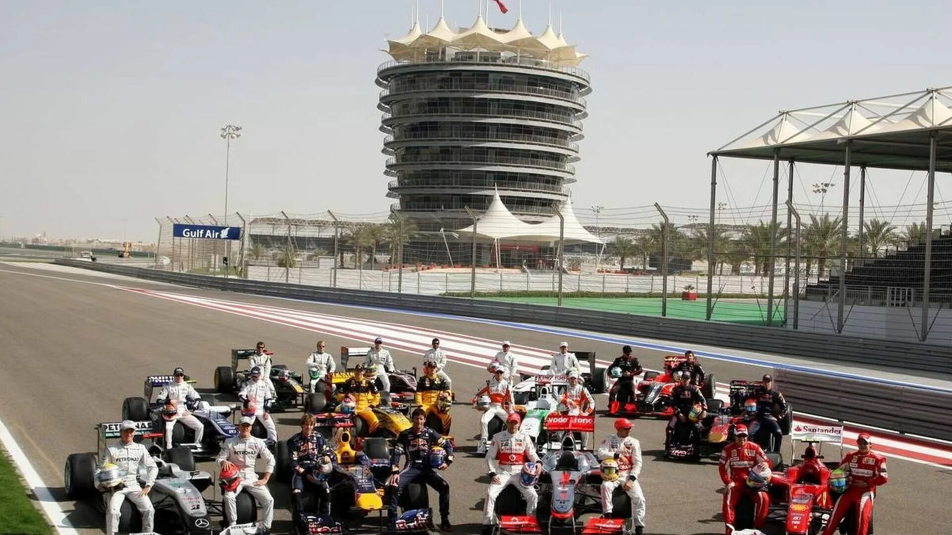 F1 fans. Гран при Бахрейна 2010. Трасса Сахир формула 1. Сахир 2010 трасса.