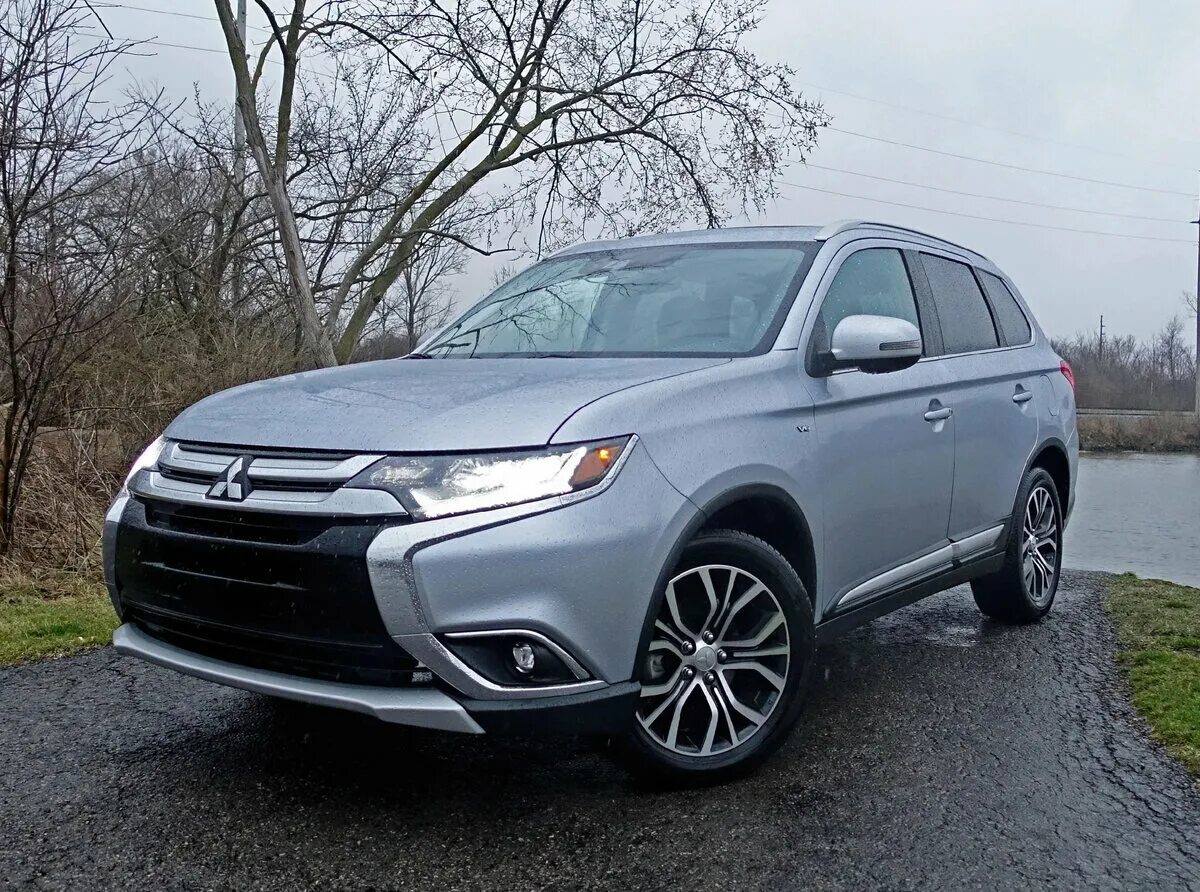 Mitsubishi outlander gt. Outlander gt мотор. Mitsubishi outlander 2017. Митсубиси аутлендер gt 2020. Mitsubishi outlander gt.
