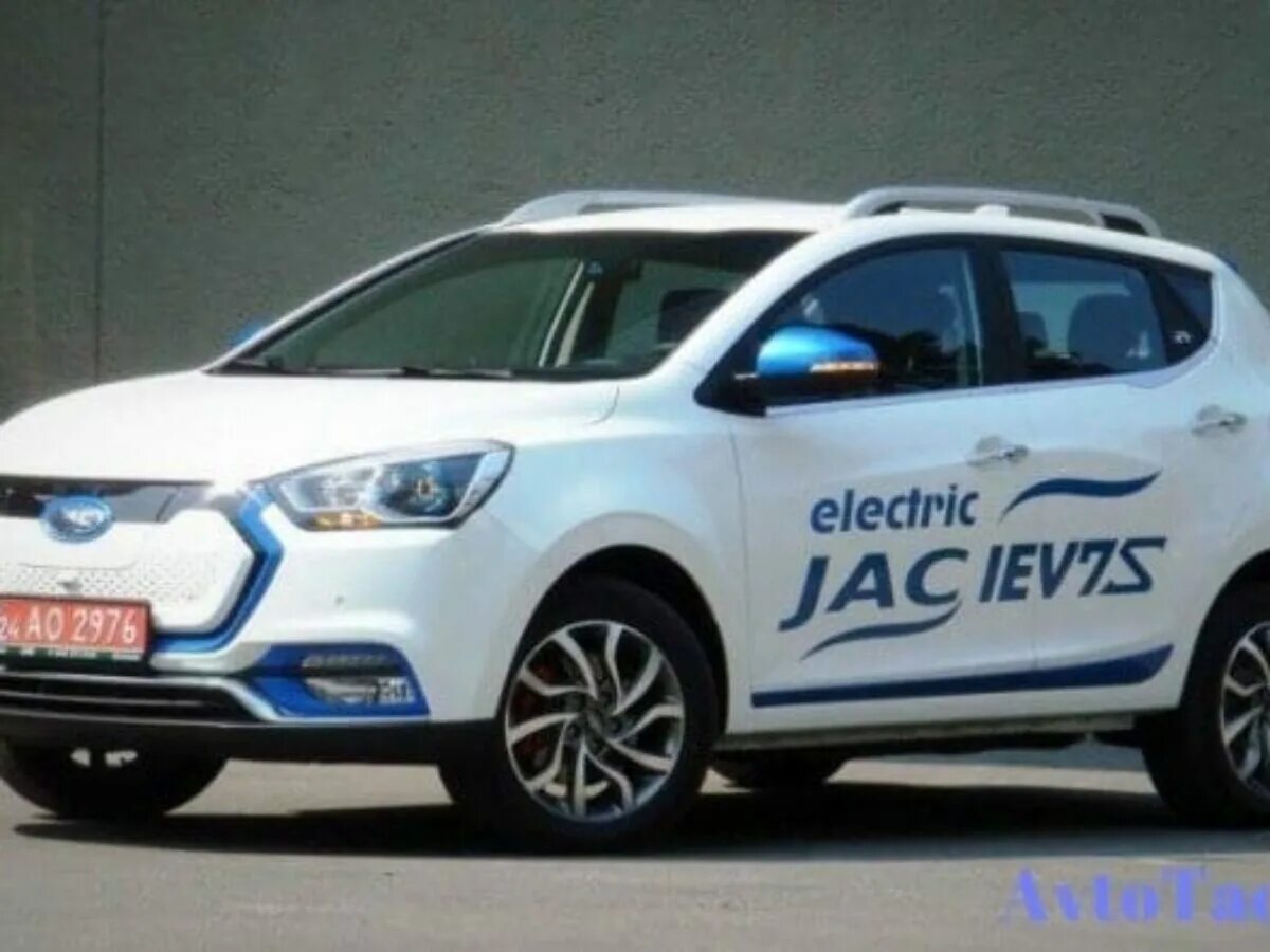 JAC iev7s. JAC iev7s фото. Электромобили JAC модели iev7. JAC s7 тест драйв.