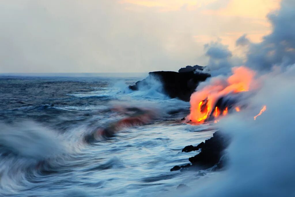 Вода горит. Огненное море. Горящее море. Кипящее море. Огненный океан.