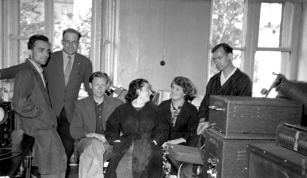 институт спектроскопии ран. институт спектроскопии. институт физики полупроводников новосибирск академгородок. электронный оже спектрометр. институт спектроскопии российской академии наук.