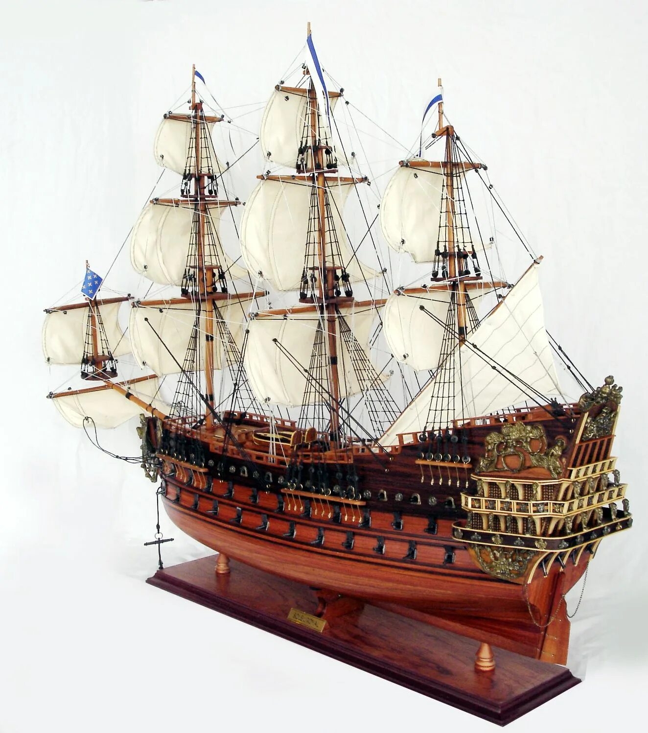 При переходе корабля из соленой воды. Линейный корабль "le Soleil Royal" 1669 г.. Модель парусника "le Soleil Royal. 1669". Солей рояль линейный корабль, 1669. Солей рояль линейный корабль модель.