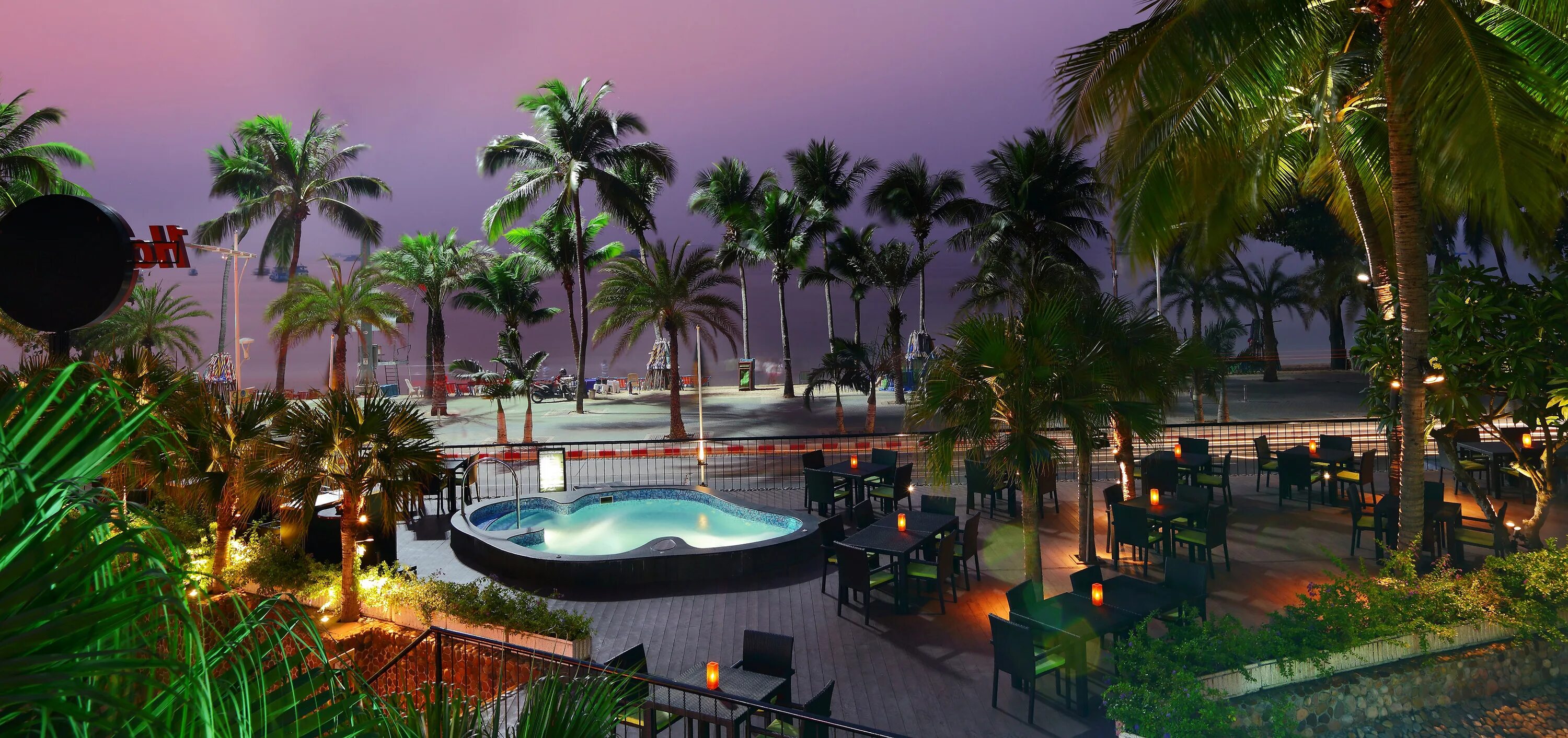 Rock hotel pattaya. Thailand night rock hard.