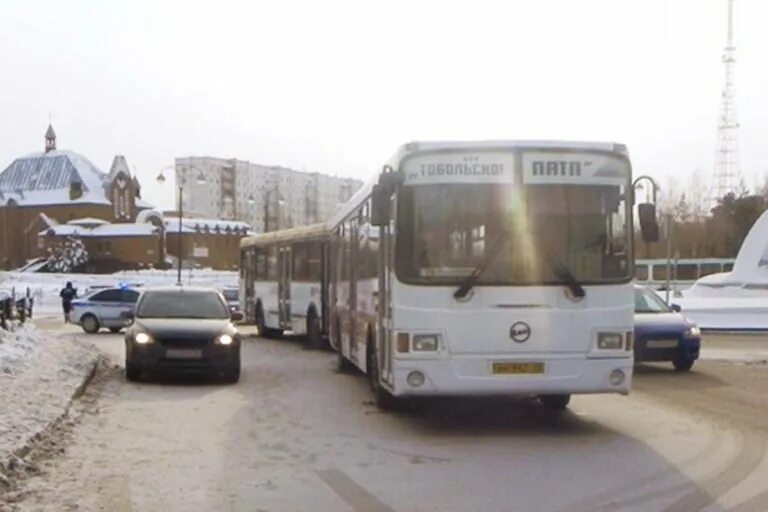 Автобус тобольск 203. Где автобус тобольск. Новые автобусы в тобольске. Где автобус тобольск. 2 автобус тобольск.
