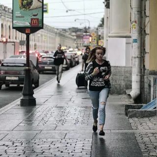 Целый день на улице