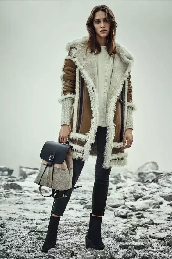 дубленка женская 2024 зима модная. дублёнка авиатор женская 2020. стильные модные дубленки. зимняя одежда. стильная дубленка женская.