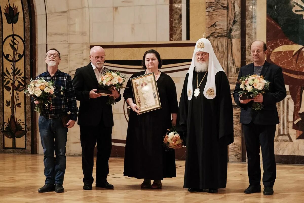 Певчие в храме христа спасителя