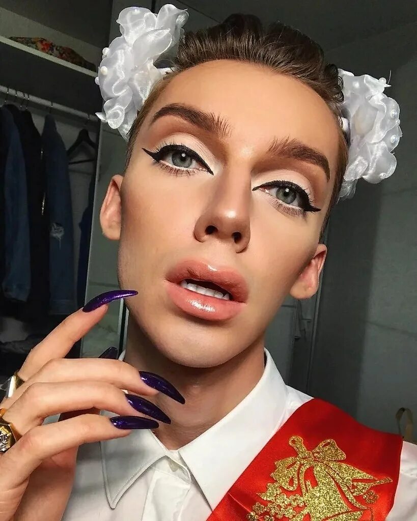 Лицом косметики Maybelline впервые стал мужчина - Афиша Daily