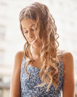 You are viewing the image with filename alina_victoria_carboni (27).jpg.
