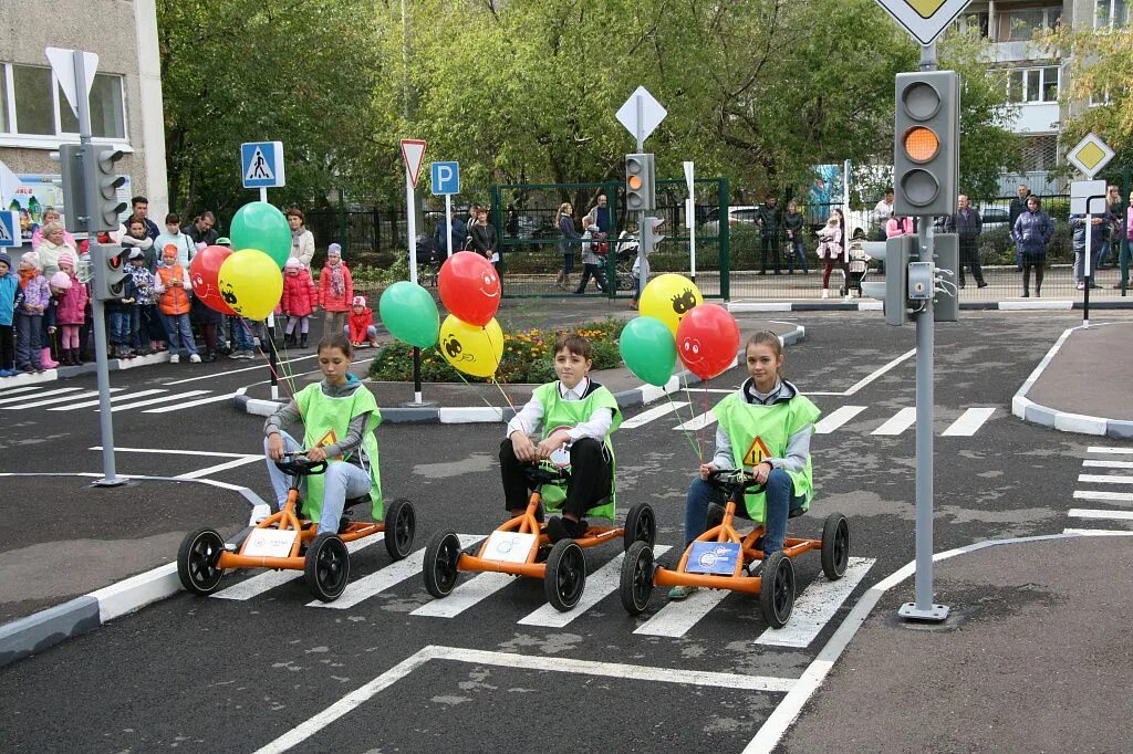 детский автогородок. автогородок тамбов. автогородок владивосток. чем отличается автогородок от автоплощадки. автогородок парк раздолье.