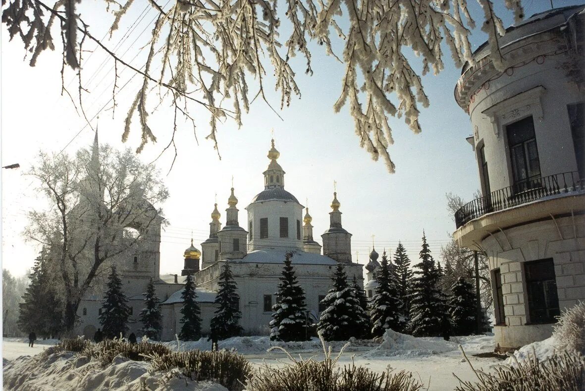 Сайты погода великий устюг. Набережная Великий Устюг зима. Великий Устюг город. Храм Великий Устюг зима. Зима в Великом Устюге.