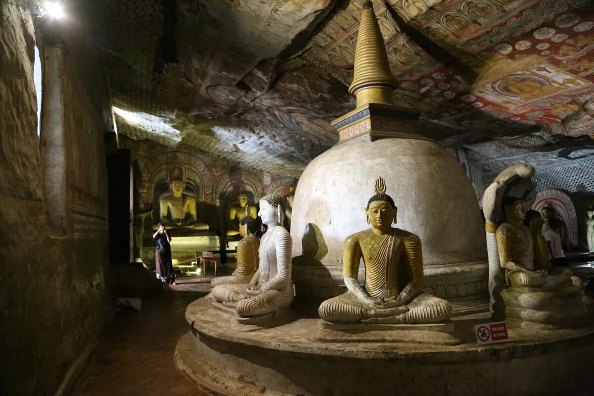 Дамбулла Темпл. Dambulla Cave Temple. Дамбулла Шри Ланка. Дамбулла вид сверху.