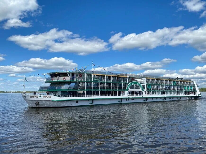 фирменные вагоны поезда нижегородец. поезд ласточка нижний новгород. дмитриевская башня нижегородского кремля 2023. москва нижний новгород 2023. магический поезд нижний новгород.