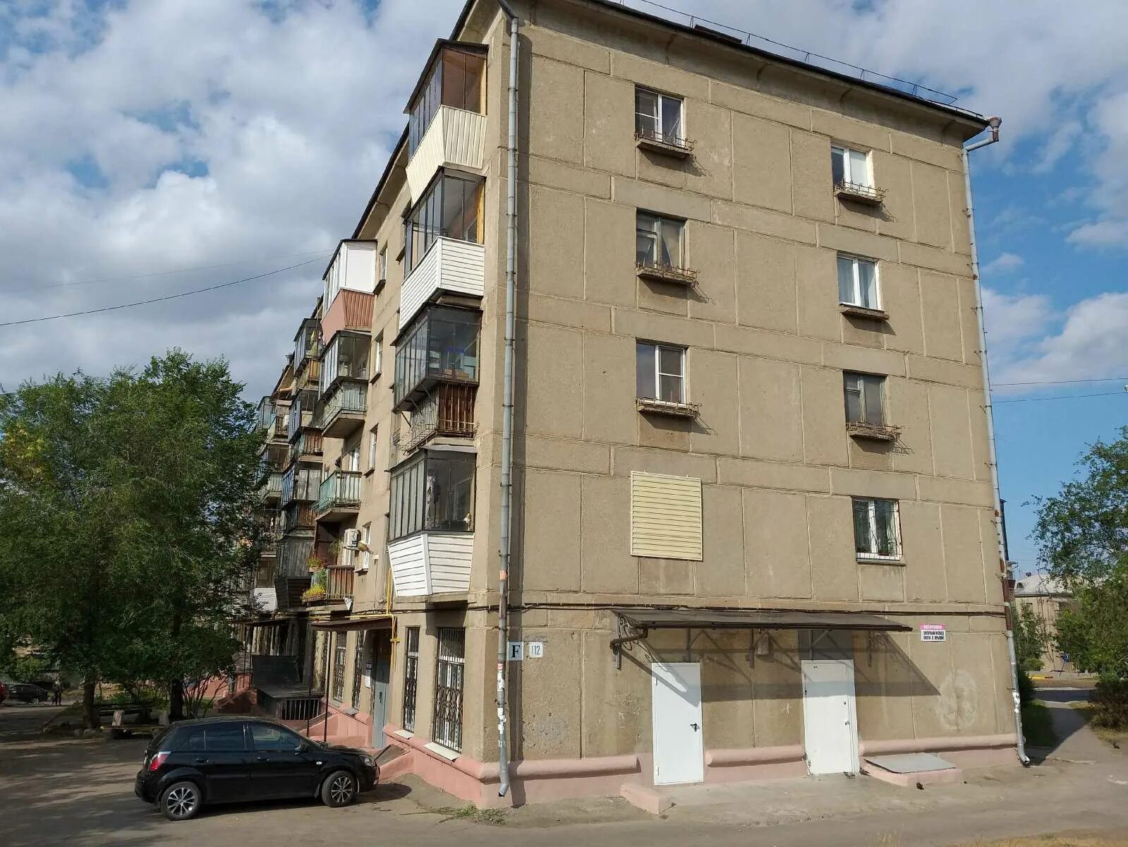 Городская больница 1 магнитогорск. Врач в поликлинике. Вокзальная 112. Вокзальная 112. Вокзальная 108/1 магнитогорск ювентус.