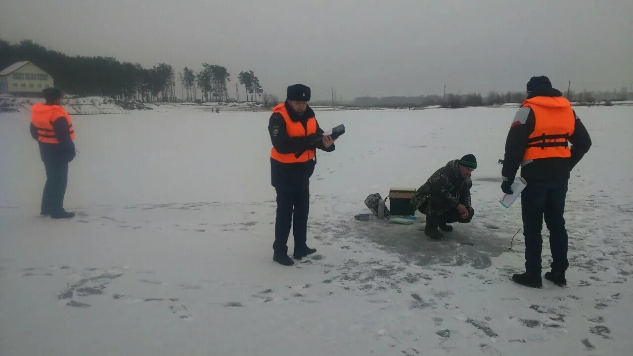 Брянщина рыбалка. Лопандино озеро. Рыбалка в брянске. Брянщина рыбалка. Зимняя рыбалка в брянске.