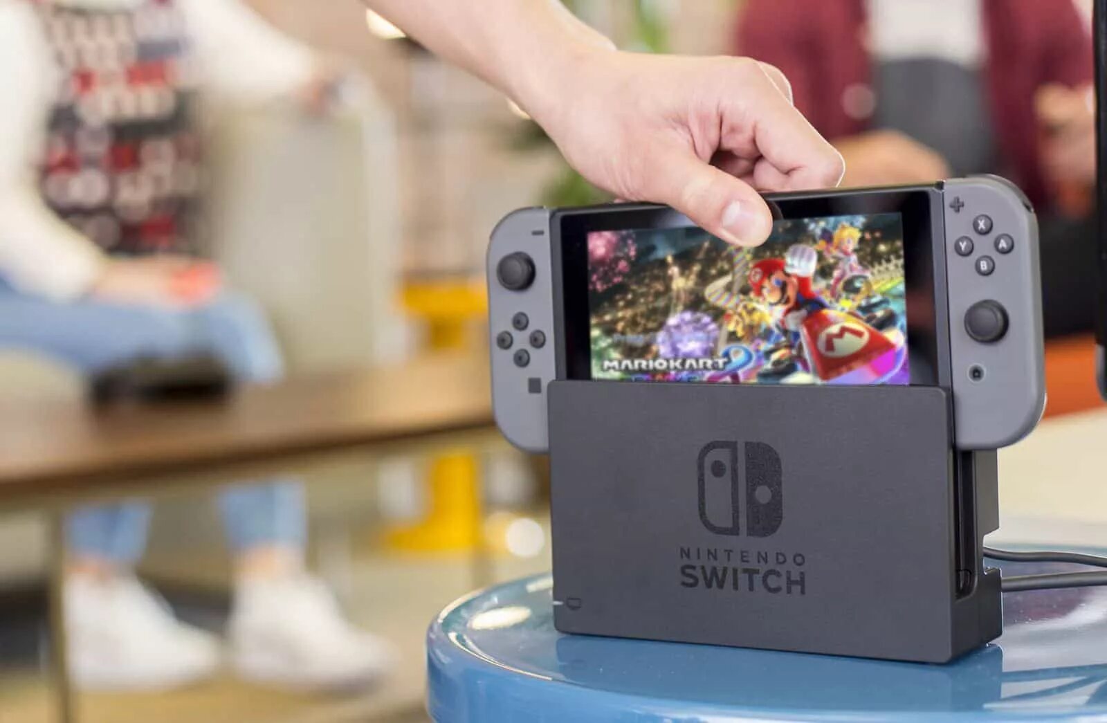 Как сделать nintendo switch. Нинтендо свитч. Nintendo Switch 18. Nintendo Switch фото. Док станция Нинтендо свитч.