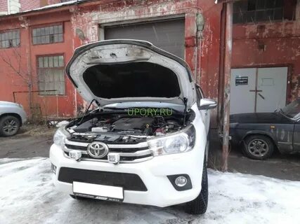 Капот тойота хайлюкс