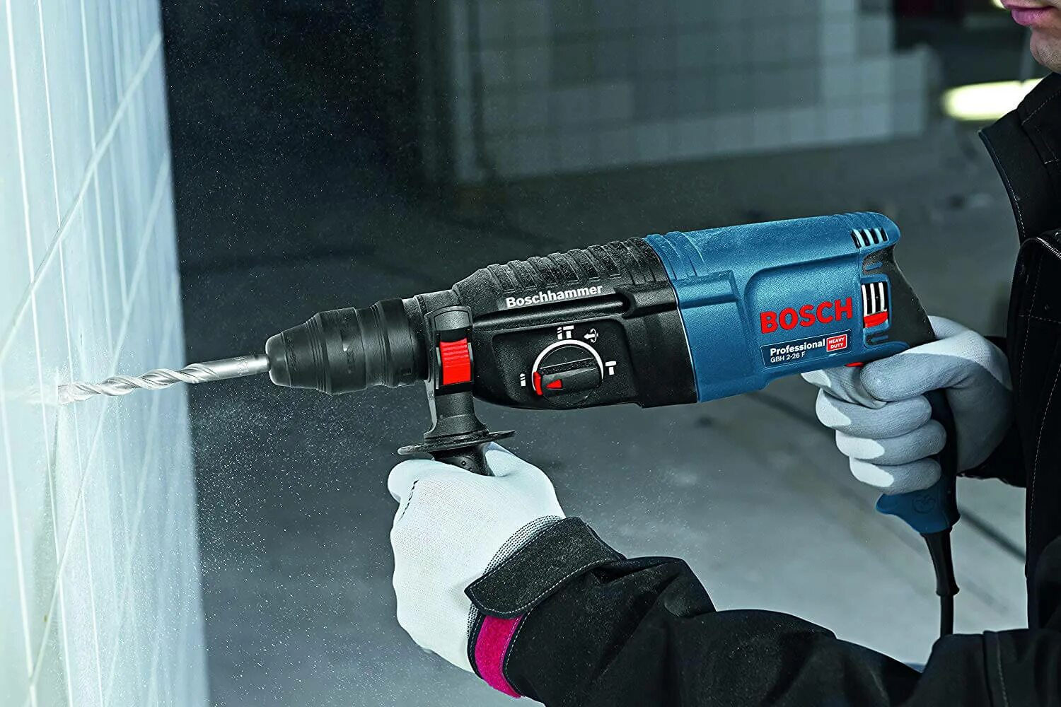 Лучший недорогой перфоратор для дома. Bosch gbh 240. перфоратор bosch professional gbh. rotary hammer перфоратор bosch. перфоратор bosch gbh 240 f.