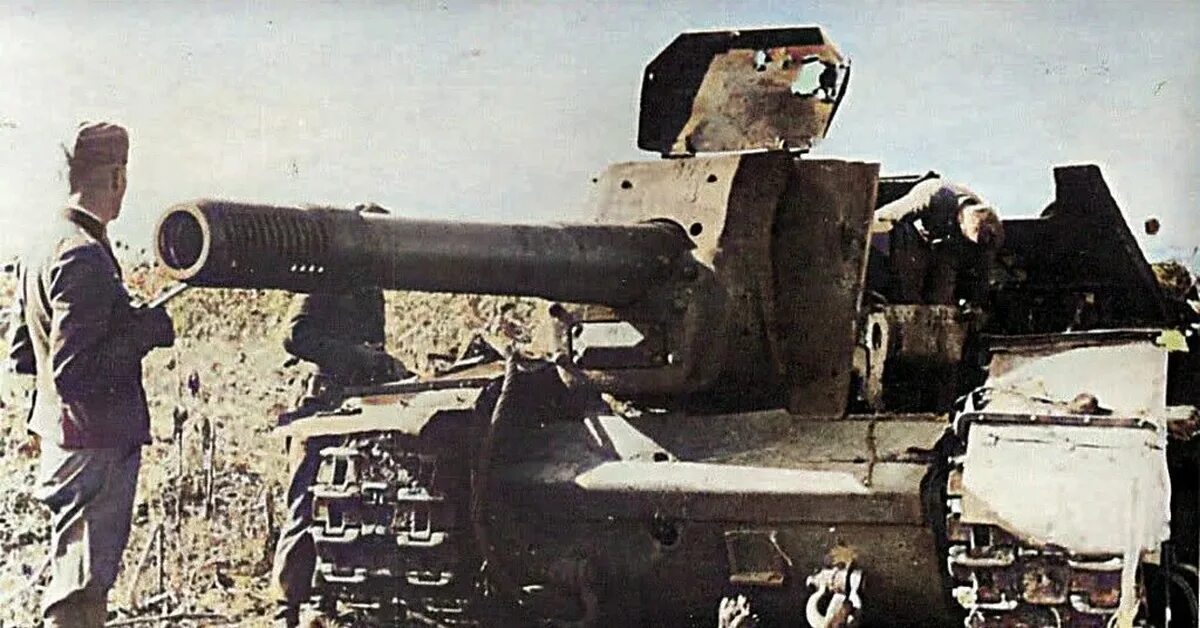 Сколько фашистских танков уничтожил артиллерист. Подбитые танки ИСУ 152. Су 152 Курская дуга. ИСУ 152 зверобой Курская дуга.