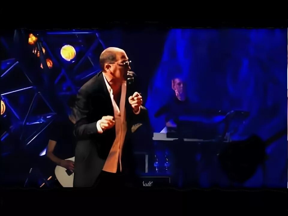 Лепс двое у окна. Лепс в смоленске 27 ноября фото. Лепс 2000. Лепс лондон. Лепс кому летать кому то ползать.