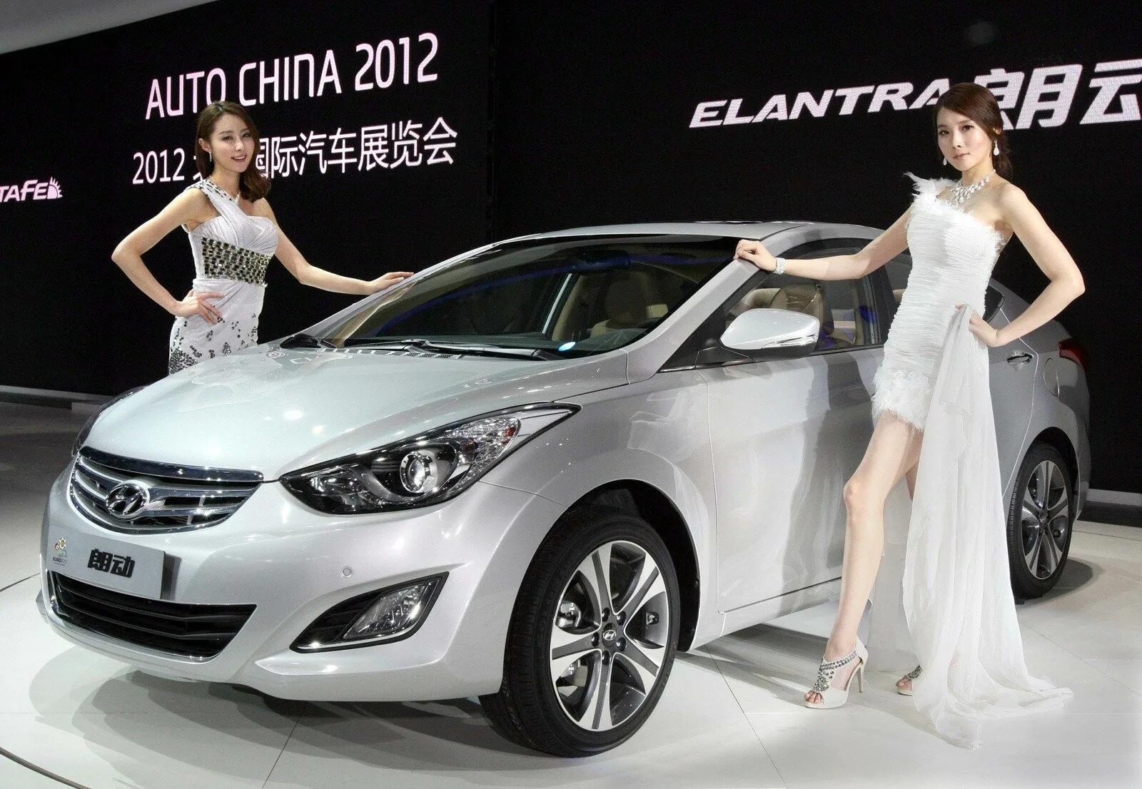 Hyundai elantra китай. Hyundai elantra langdong. hyundai elantra langdong 2014. hyundai elantra langdong 2015. хендай элантра в китае.