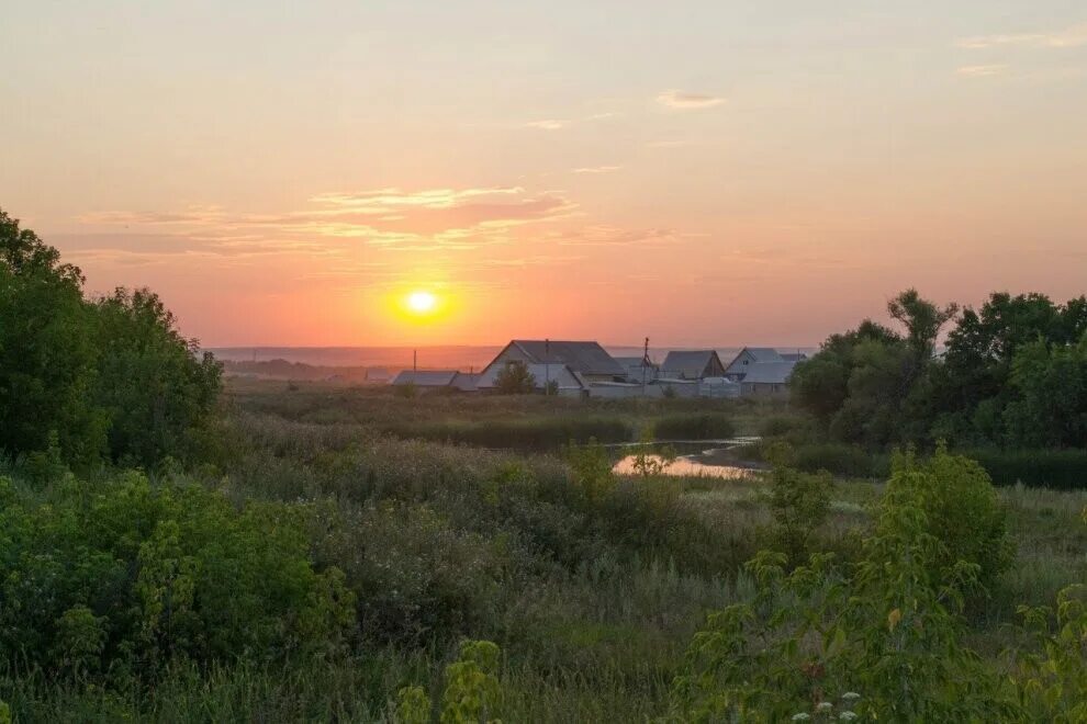 Дом в деревне дубки. Снт жаворонок киржачский район. Деревня дубки владимирская область. Дом в деревне дубки. Дачный домик в снт.