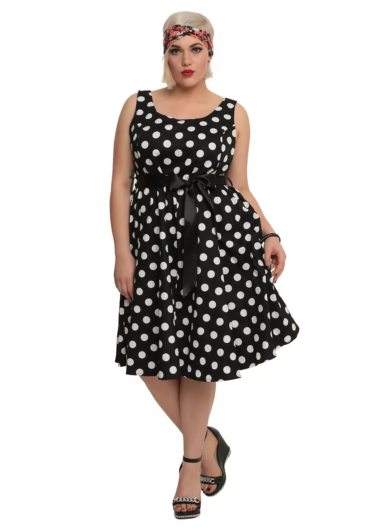 Артесса лори трикотаж. Летнее платье в горошек для полных. Платья в горошек фасоны для полных. Платье в горошек для полных женщин. Платье в горошек для полных.