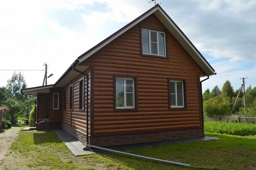 Сайдинг бревно дом. Маленькие дома из бруса под ключ. Дачный дом 6 на 6 с мансардой. Дачные домики смоленск. Дача смоленск.
