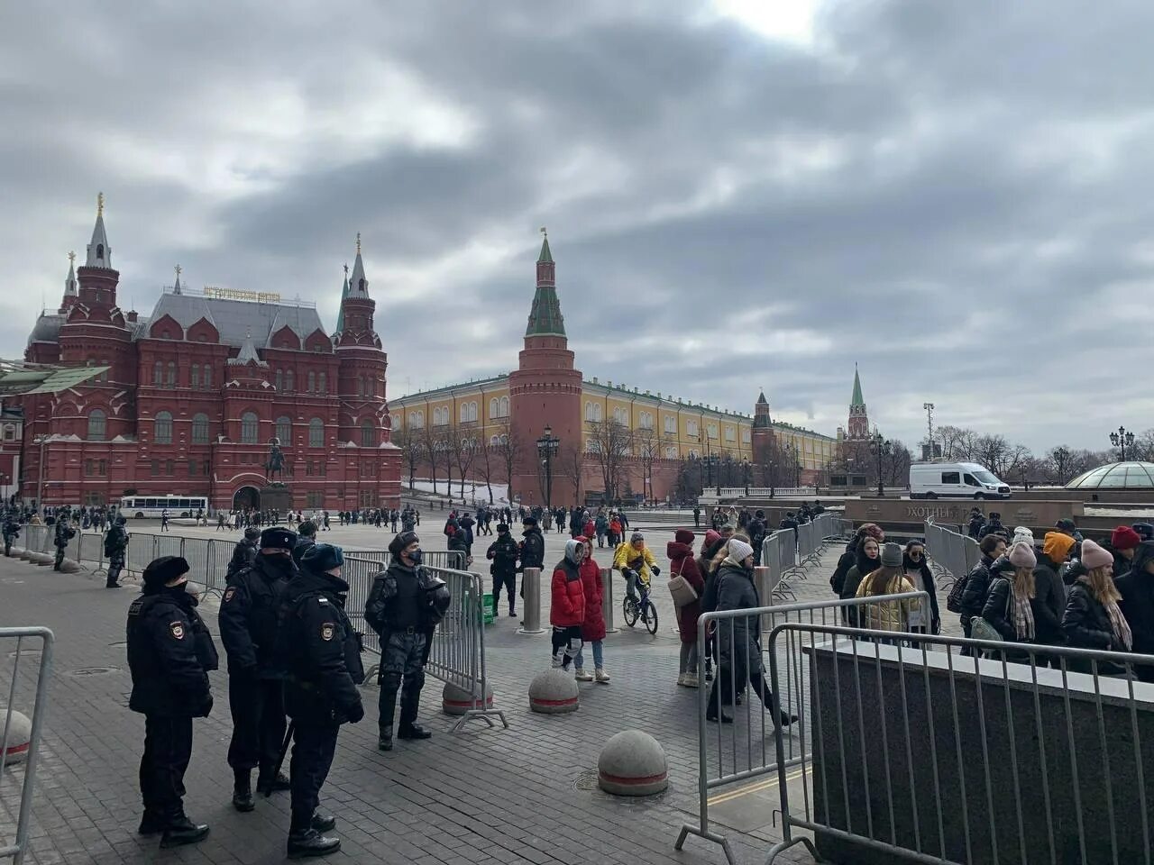 Включи что там сейчас