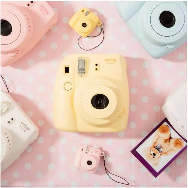 Instax mini 12 как пользоваться. Маленький фотоаппарат instax. instax luna mini. instax mini 8 fabig. корейский фотоаппарат.